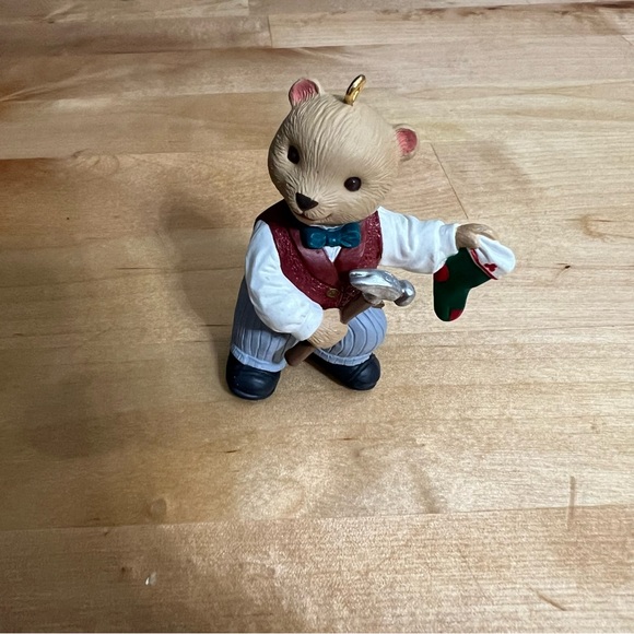 Vintage 1993 Hallmark Keepsake Ornaments The Bearingers Lot of 4 Family Bears - Picture 4 of 10